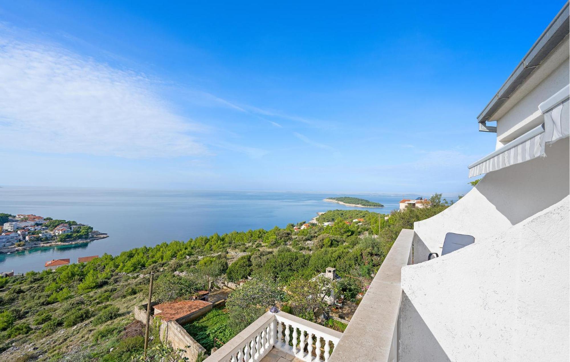 Lovely Apartment In Primosten With Kitchen Εξωτερικό φωτογραφία